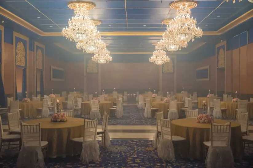 Radisson Blu Udaipur Palace Resort & Spa
